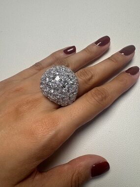 NWT Henri Bendel Silver Crystal Dome Cocktail Ring- Size 6